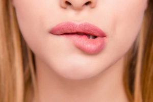 kako povećati gornju usnu